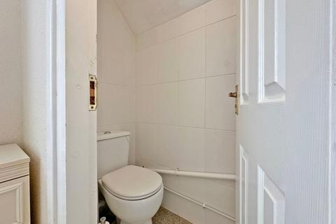 39 Sandringham Road, Wombourne, Wolverhampton, WV5 8EF