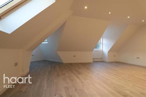 Studio to rent, London Road