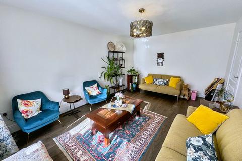 39 Pinfold Drive, Prestwich, Manchester, M25 3EQ