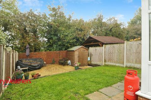 2 bedroom semi-detached house for sale, Horse Shoe Court, Balby, Doncaster