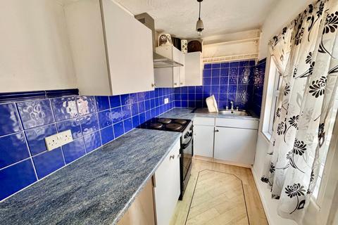 1 bedroom flat for sale, High Street, WALTON ON THE NAZE, CO14