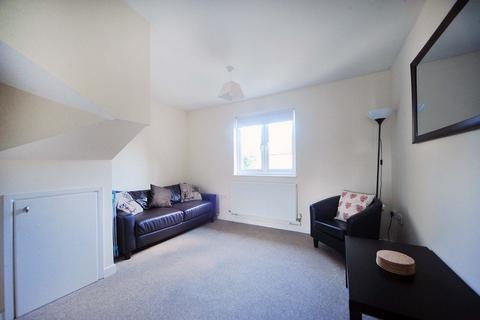 3 bedroom maisonette to rent, Kemble Drive, Cirencester, Gloucestershire, GL7