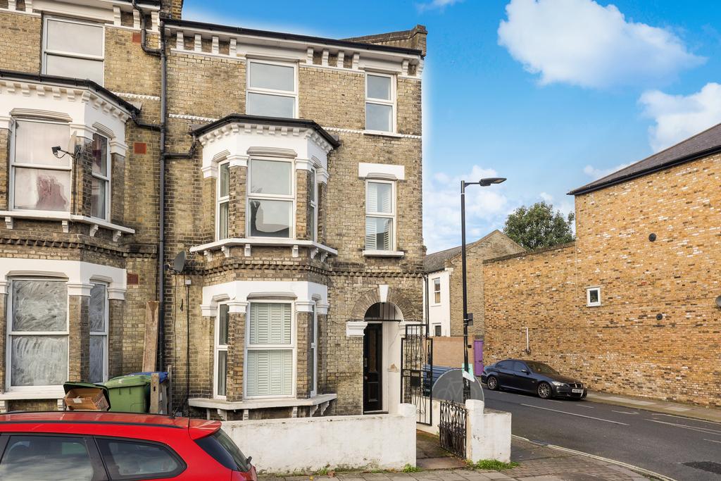 68 Shenley Rd, London SE5 8 NQ 23