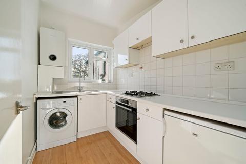 1 bedroom flat to rent, Milbourne Lane, The White House, KT10