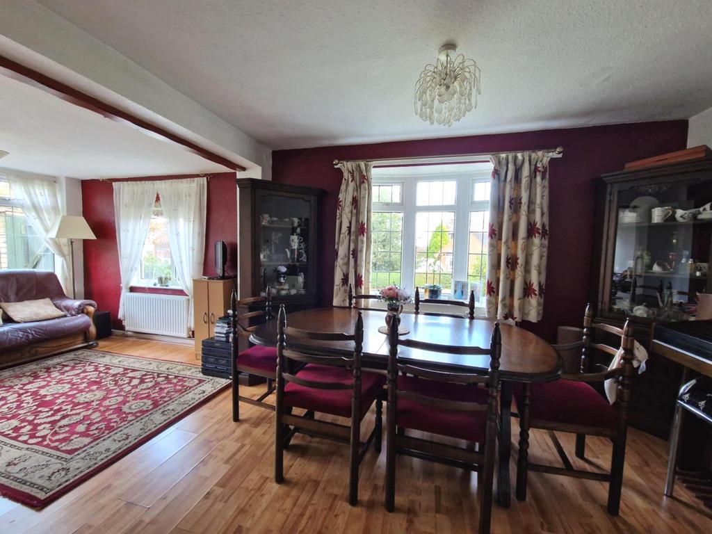 Dining room/Sun room