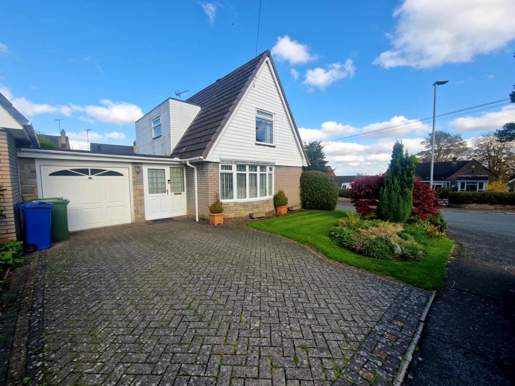 Brinkburn Close, Rugeley- 4 Bedroom Detached hous