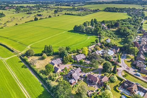 5 bedroom detached house to rent, The Rise, Borden, Sittingbourne, Kent, ME9