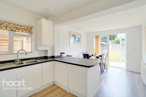 3 bedroom semi-detached house for sale, Sky Peals Road, Woodford Green