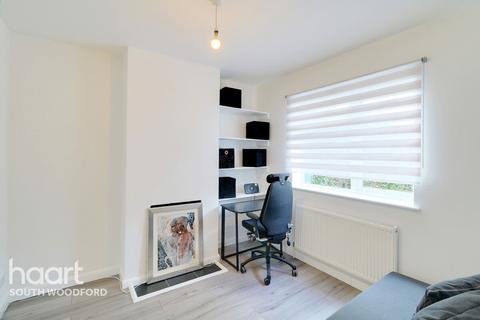 3 bedroom semi-detached house for sale, Sky Peals Road, Woodford Green