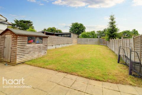 3 bedroom semi-detached house for sale, Sky Peals Road, Woodford Green