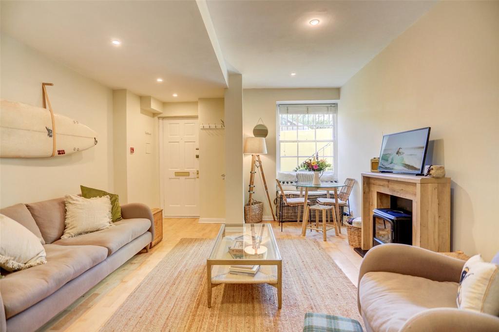 Brunswick Square, Hove, East Sussex, BN3 2 bed apartment for sale £