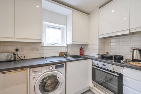 Studio for sale, Wapping High St, Wapping, London, E1W