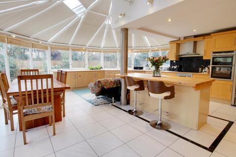 Farne House Armstrong Road, Brockenhurst, SO42 7TA