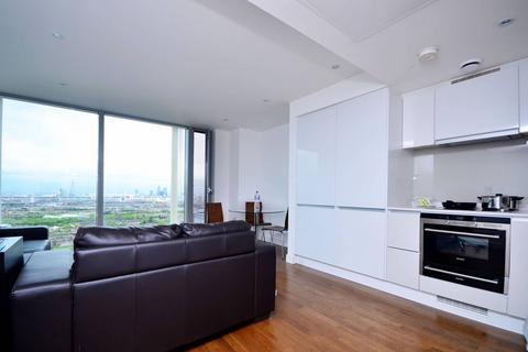 1 bedroom flat to rent, The Landmark East Tower, Canary Wharf, London, E14