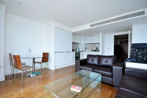 1 bedroom flat to rent, The Landmark East Tower, Canary Wharf, London, E14