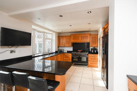 5 bedroom detached house for sale, 452 Lichfield Road, Wednesfield, Wolverhampton, WV11 3HF