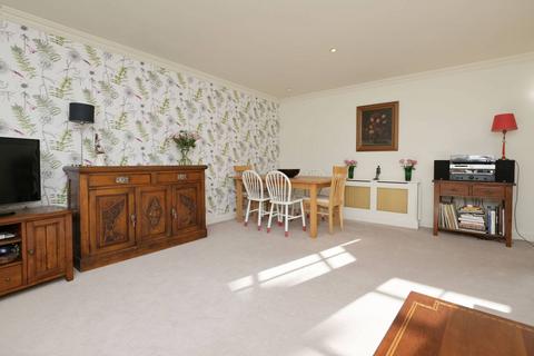 2 bedroom flat for sale, 88/4 Orchard Brae Avenue, Craigleith, Edinburgh, EH4 2GB