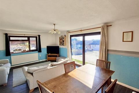 20 Anzac Close, Peacehaven, BN10 7SY