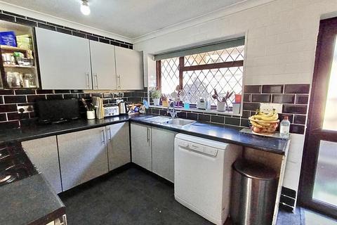 20 Anzac Close, Peacehaven, BN10 7SY