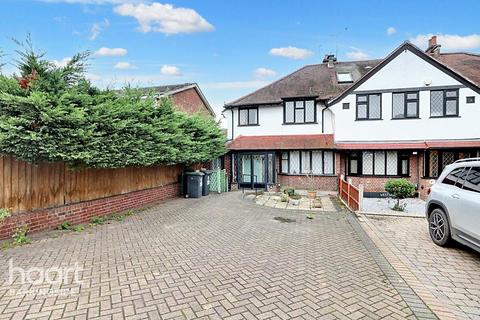 3 bedroom end of terrace house for sale, Fencepiece Road, Chigwell