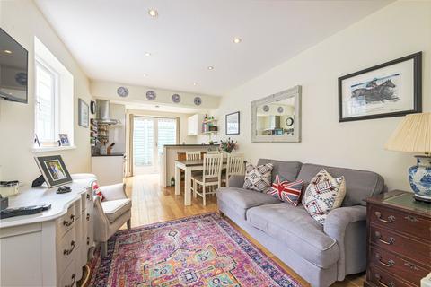 59b Marney Road, London, SW11 5EW