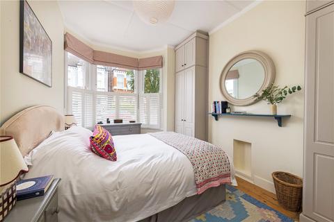 59b Marney Road, London, SW11 5EW