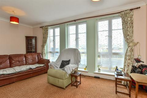 2 bedroom ground floor flat for sale, Fort Road, Newhaven, East Sussex