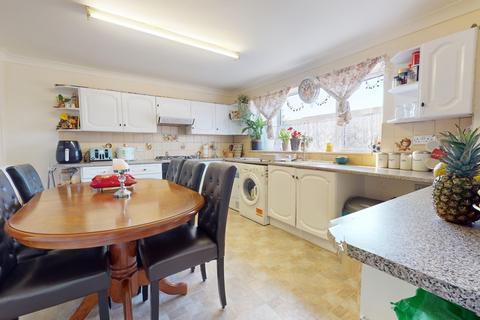 3 bedroom terraced house for sale, Luddenham Close, Ashford TN23