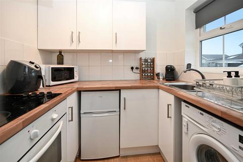 1 bedroom flat for sale, Redwood Way, Yeadon, Leeds