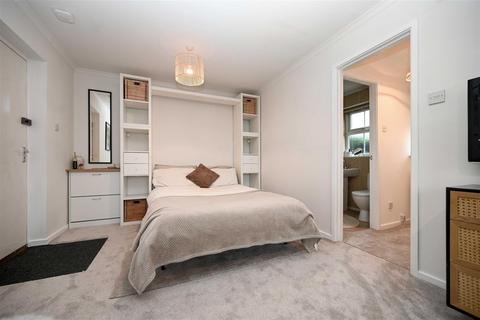 1 bedroom flat for sale, Redwood Way, Yeadon, Leeds