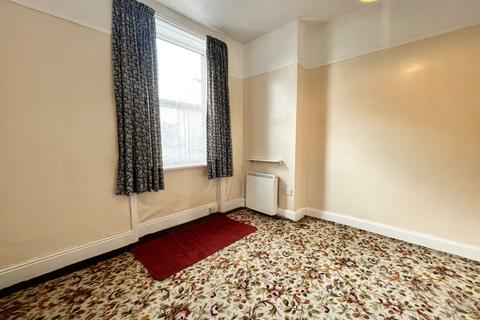 1 bedroom flat to rent, Apsley Street, Oakworth, Keighley, West Yorkshire, UK, BD22