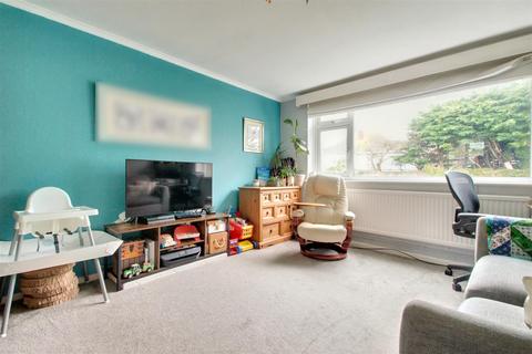 2 bedroom flat for sale, Seamill Park Crescent, Worthing