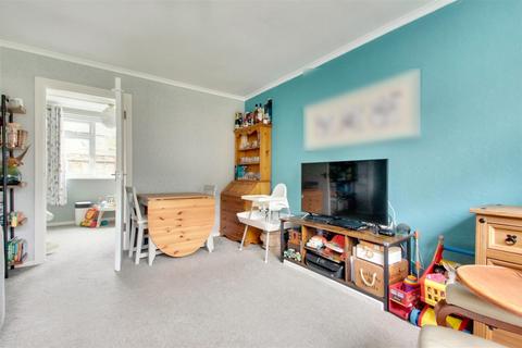 2 bedroom flat for sale, Seamill Park Crescent, Worthing