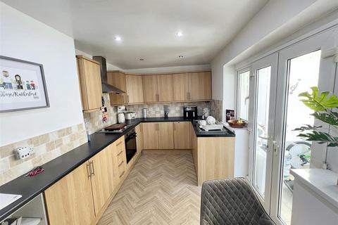 4 bedroom end of terrace house for sale, Trevone Square, Seaham SR7