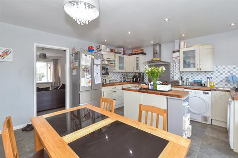 3 bedroom end of terrace house for sale, Burchett Walk, Bognor Regis, West Sussex