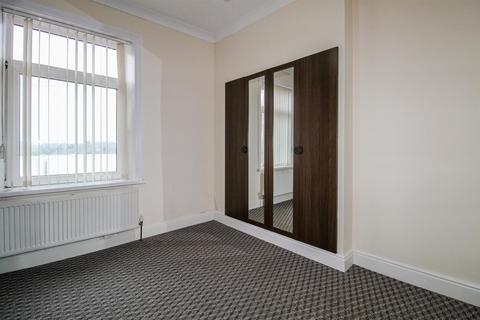 2 bedroom end of terrace house for sale, Chickenley Lane, Dewsbury WF12