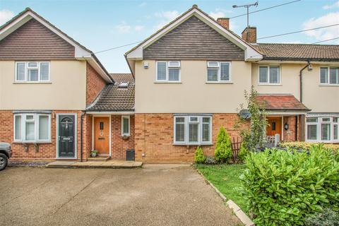 3 bedroom terraced house for sale, Running Waters, Brentwood