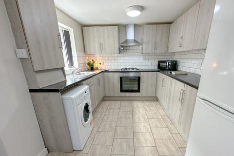 5 bedroom terraced house to rent, Adelaide Road, L7 8SQ,