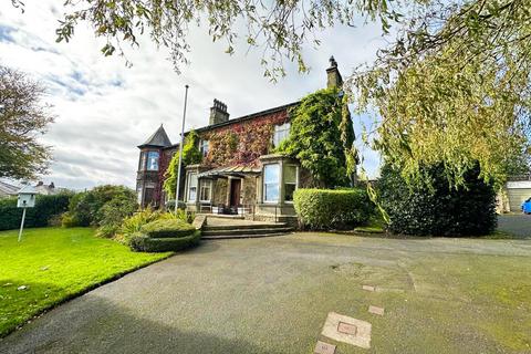 4 bedroom semi-detached house for sale, The Elms, Elm Grove, Silsden