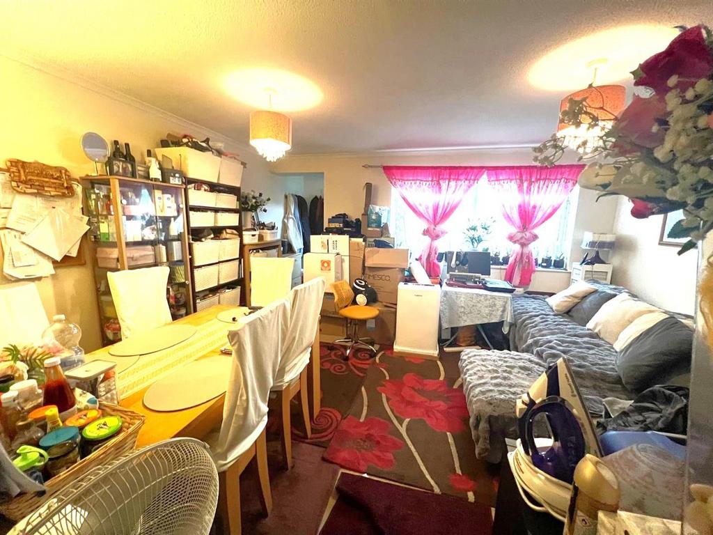 Lounge 2.jpg