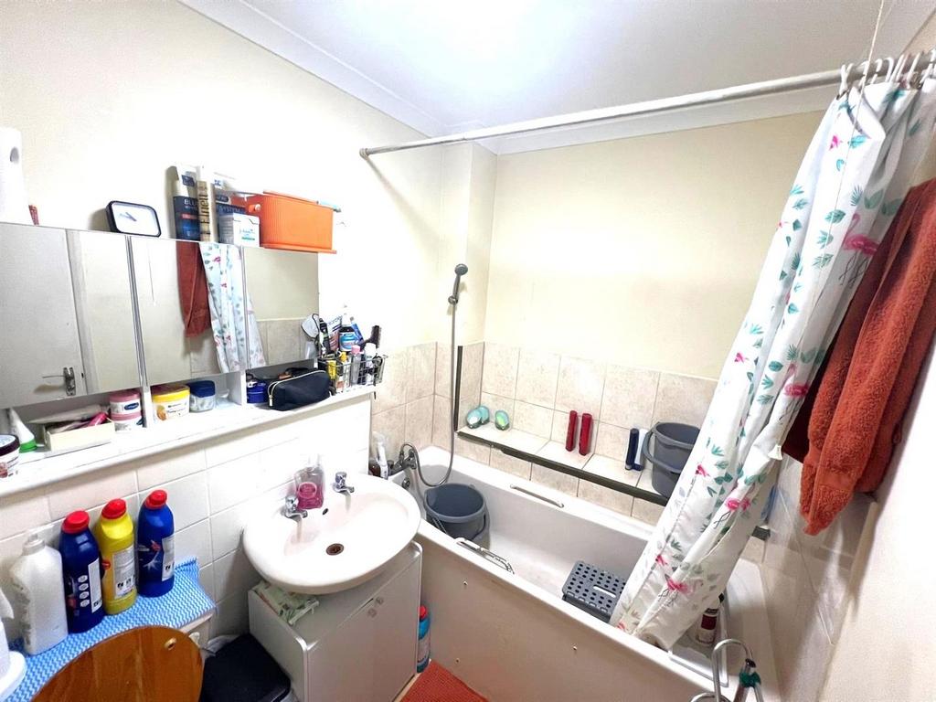 Bathroom.jpg