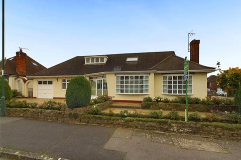 4 bedroom bungalow for sale, Templeoak Drive, Nottinghamshire NG8