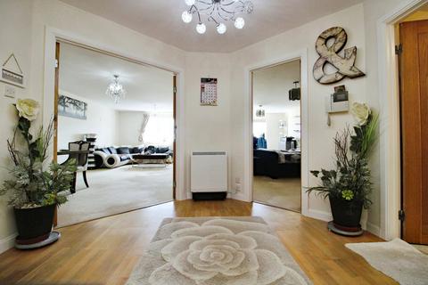 1 bedroom flat for sale, Adventurers Quay, Cardiff CF10