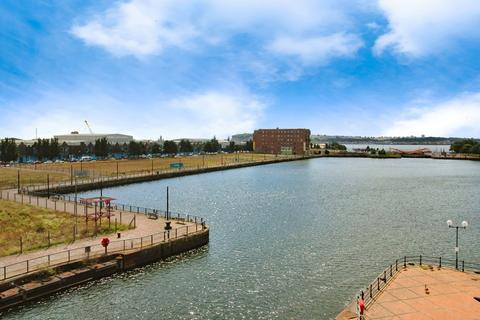 1 bedroom flat for sale, Adventurers Quay, Cardiff CF10