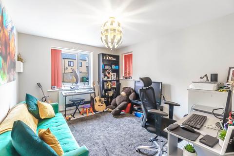 4 Woodpecker Close, Northstowe, Cambridge, CB24 1AW
