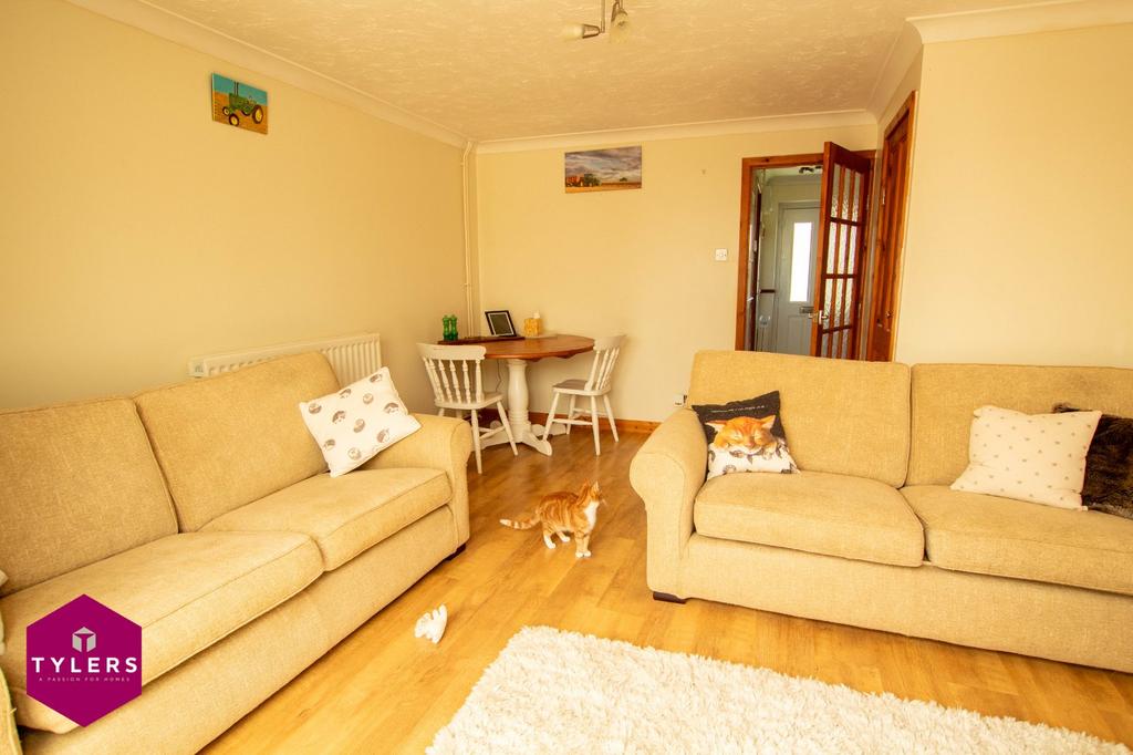 De La Haye Close, Papworth Everard... 2 bed end of terrace house to