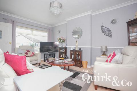 1 bedroom detached bungalow for sale, Metz Avenue, Canvey Island, SS8