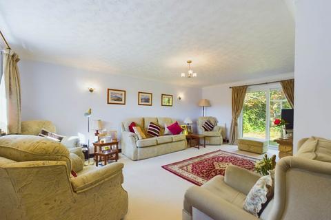 4 bedroom detached bungalow for sale, Detached single level bungalow, Honey Banks, Wendover