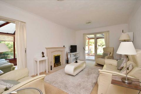 6 Threlfall, Chorley, PR7 1UY