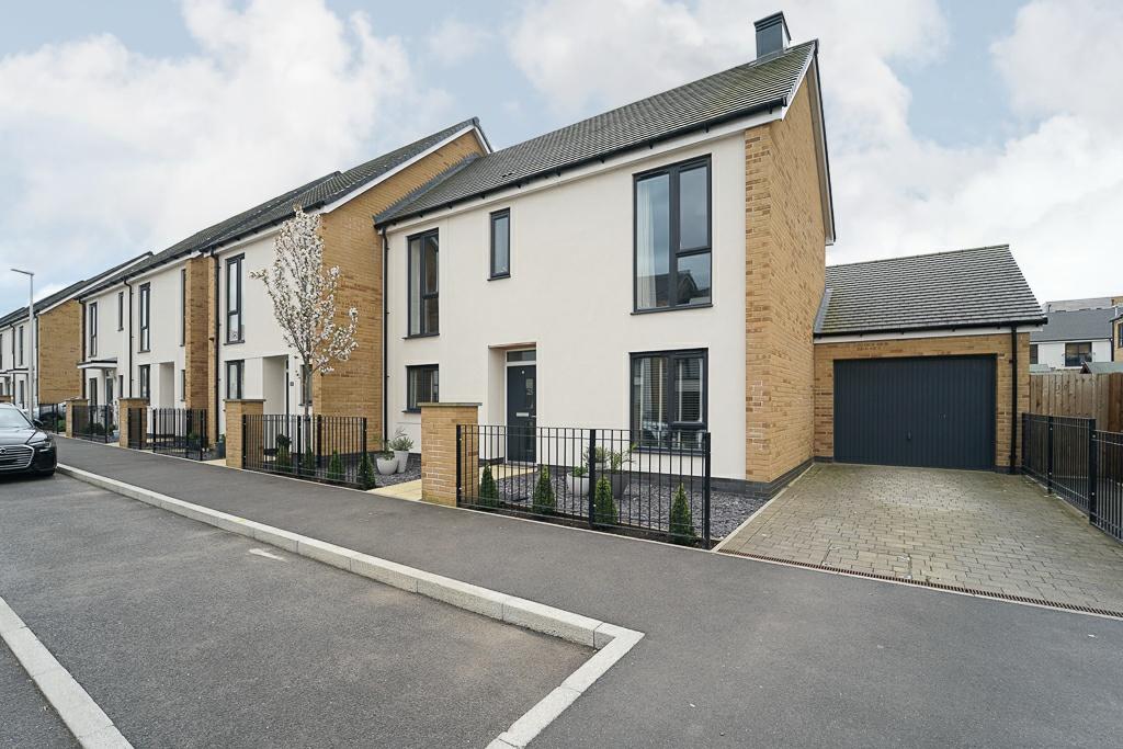 Mottershead Avenue, Locking... 3 bed semidetached house for sale £